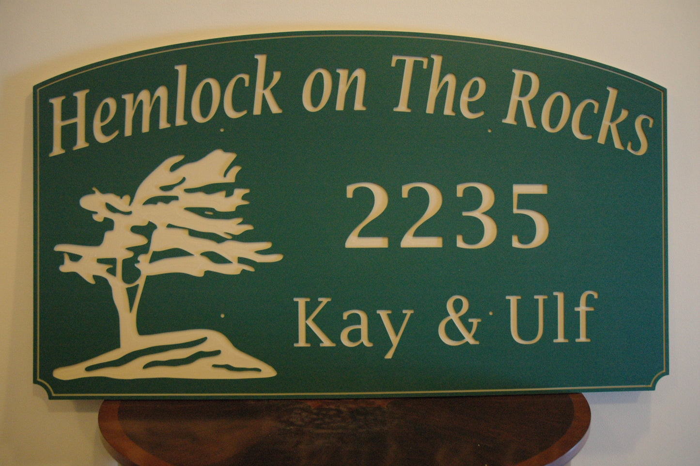 Large Personalized Cottage Sign with Trees – Custom Outdoor Composite Sign | Weatherproof Muskoka Cabin & Lakehouse Decor