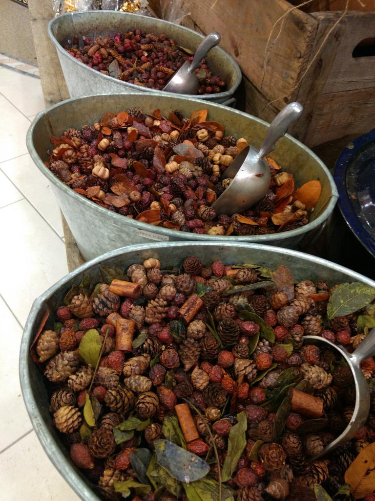 Fragrant Rosehips Potpourri