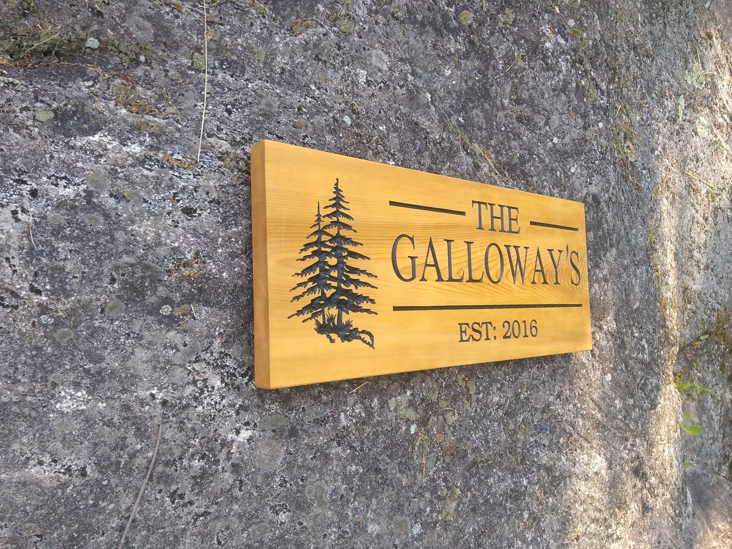 Cedar Road Sign, Rectangular With Tree and 2 Personalized lines - Maison Muskoka