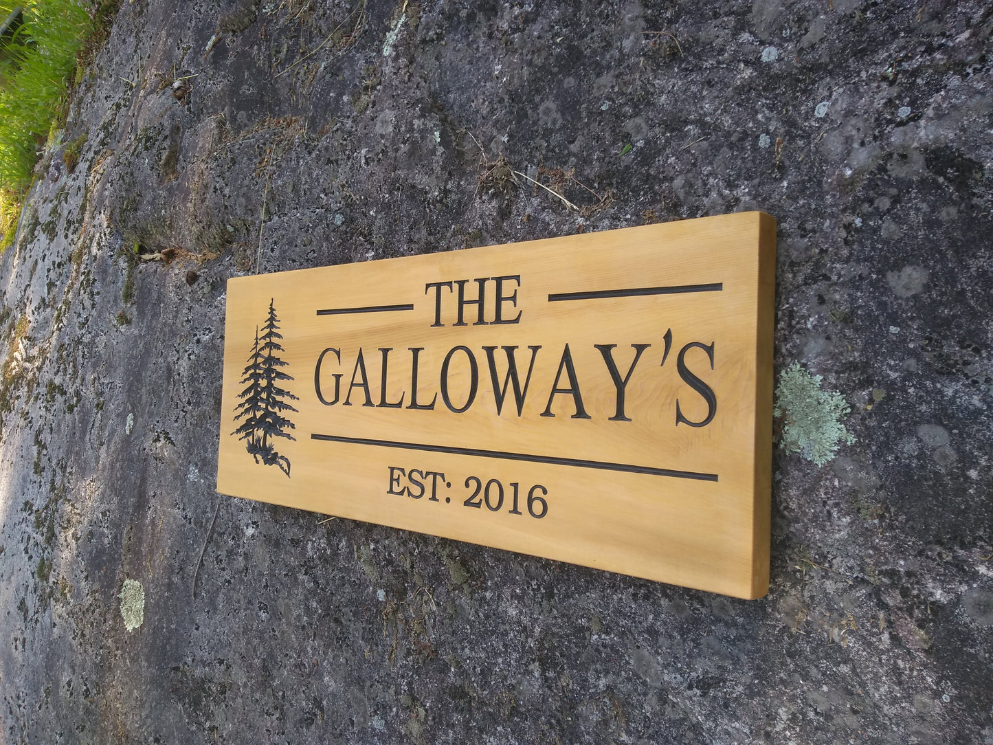 Cedar Road Sign, Rectangular With Tree and 2 Personalized lines - Maison Muskoka