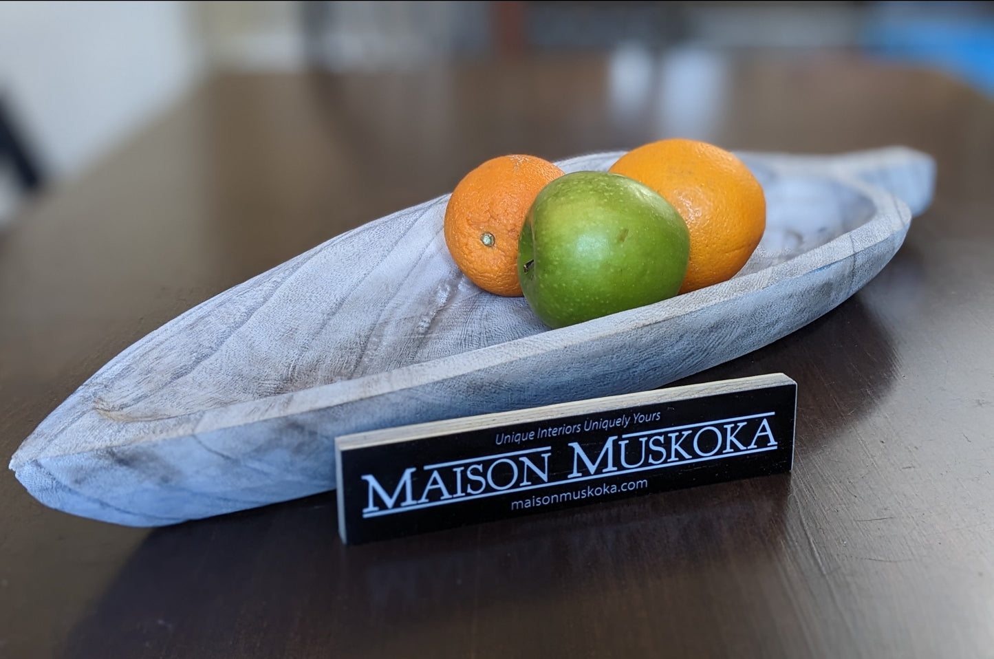 Whitewashed wooden pointed dish