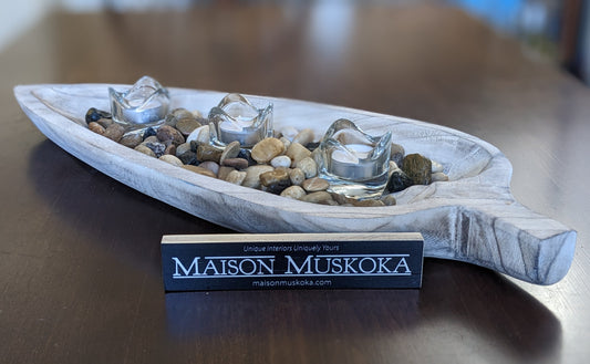 Whitewashed wooden pointed dish