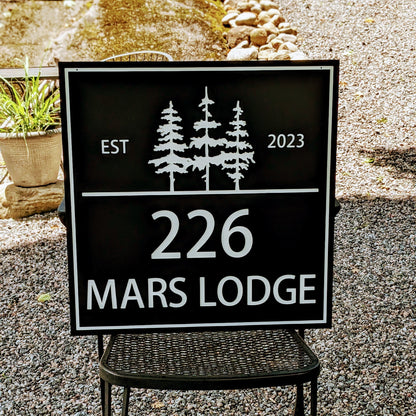 Large Personalized Cottage Sign with Trees – Custom Outdoor Composite Sign | Weatherproof Muskoka Cabin & Lakehouse Decor