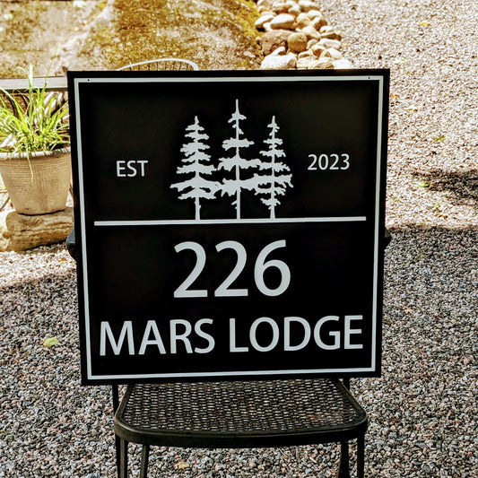 Large Personalized Cottage Sign with Trees – Custom Outdoor Composite Sign | Weatherproof Muskoka Cabin & Lakehouse Decor